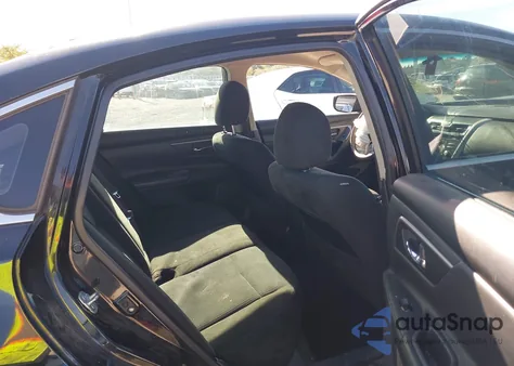 2015 Nissan Altima 2.5/2.5 S/2.5 Sl/2.5 Sv z USA, uszkodzony, nr VIN 1N4AL3AP2FC419604